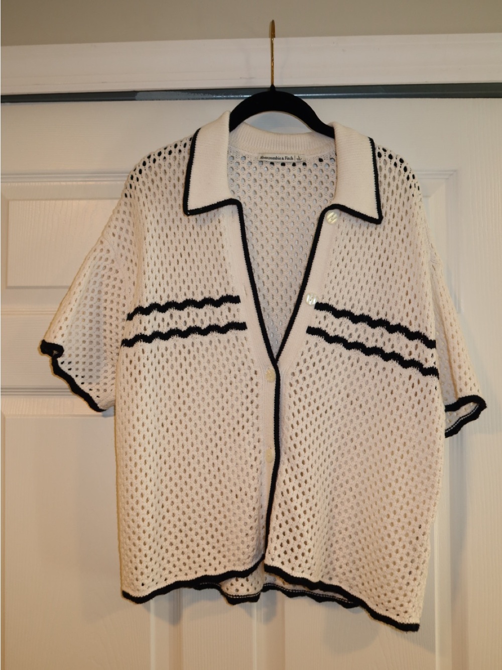 Abercrombie & Fitch White Open-Knit Short-Sleeve Sweater with Black Trim